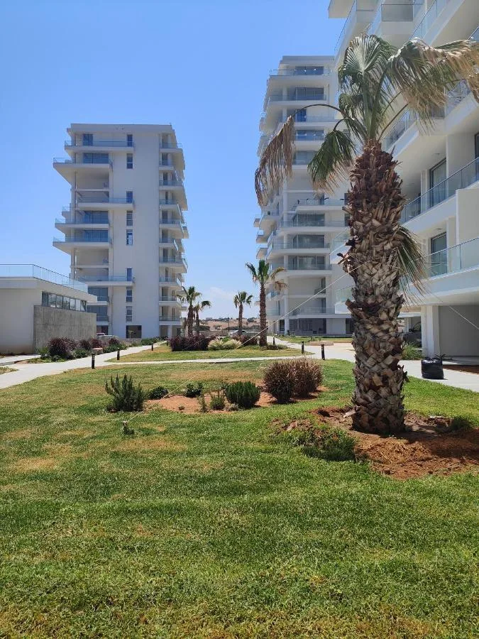 Complex and grounds — Abelia Residence